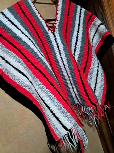 Poncho tejido a rayas multicolor - miniatura 2