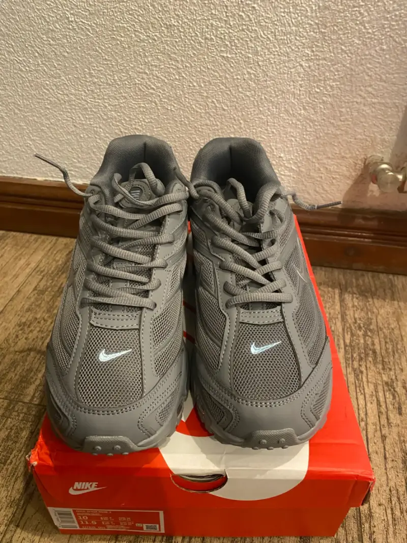 Zapatillas deportivas grises Nike Shox para hombre - 6