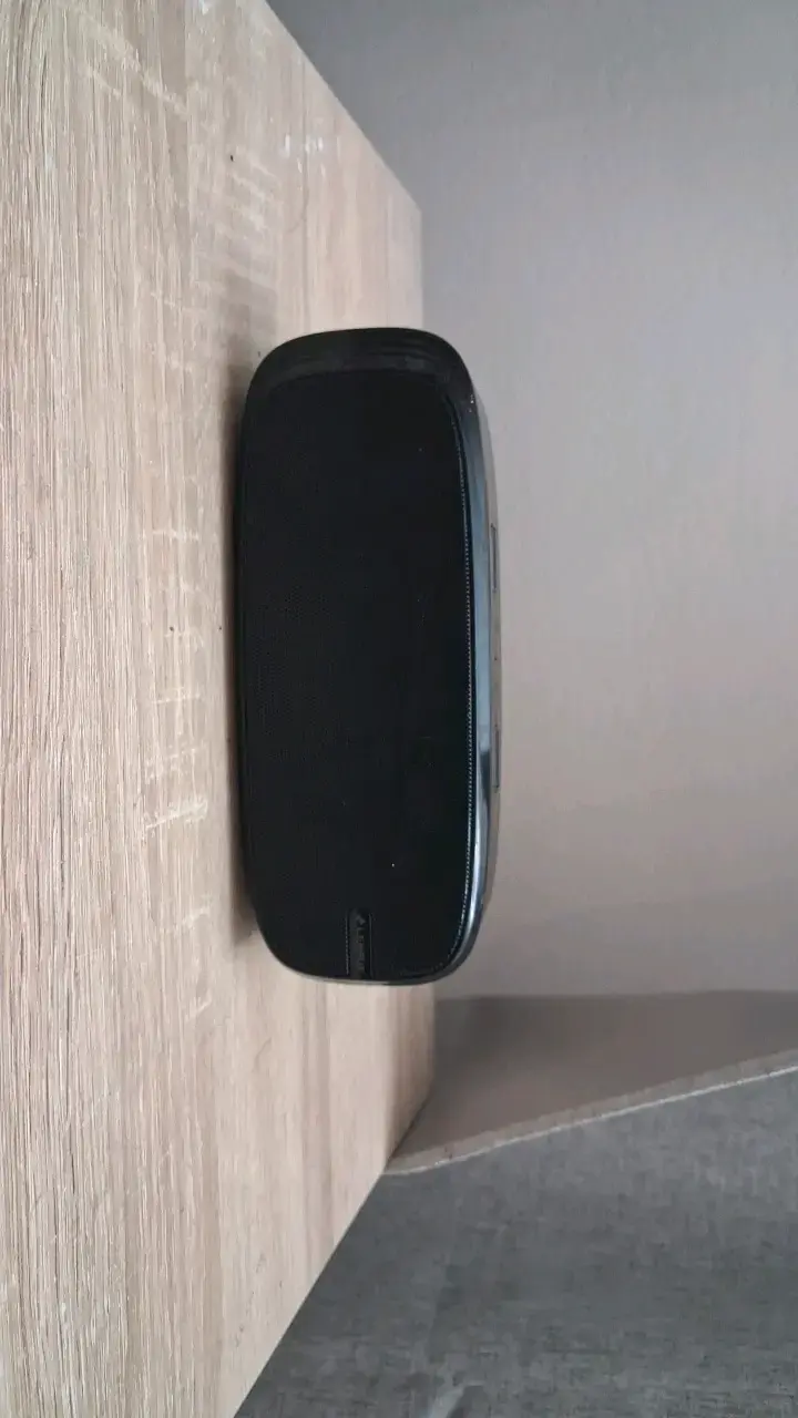 Parlante portátil Bluetooth negro - 1
