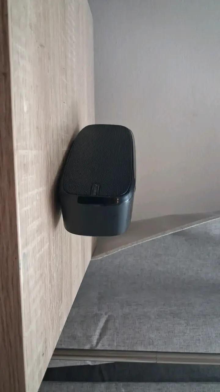 Parlante portátil Bluetooth negro - 2