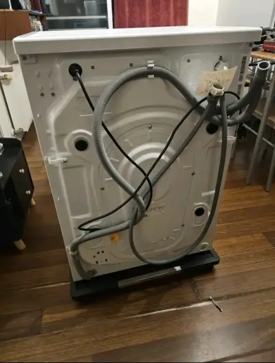 Lavadora Hisense 10/6 kg con vapor - miniatura 2