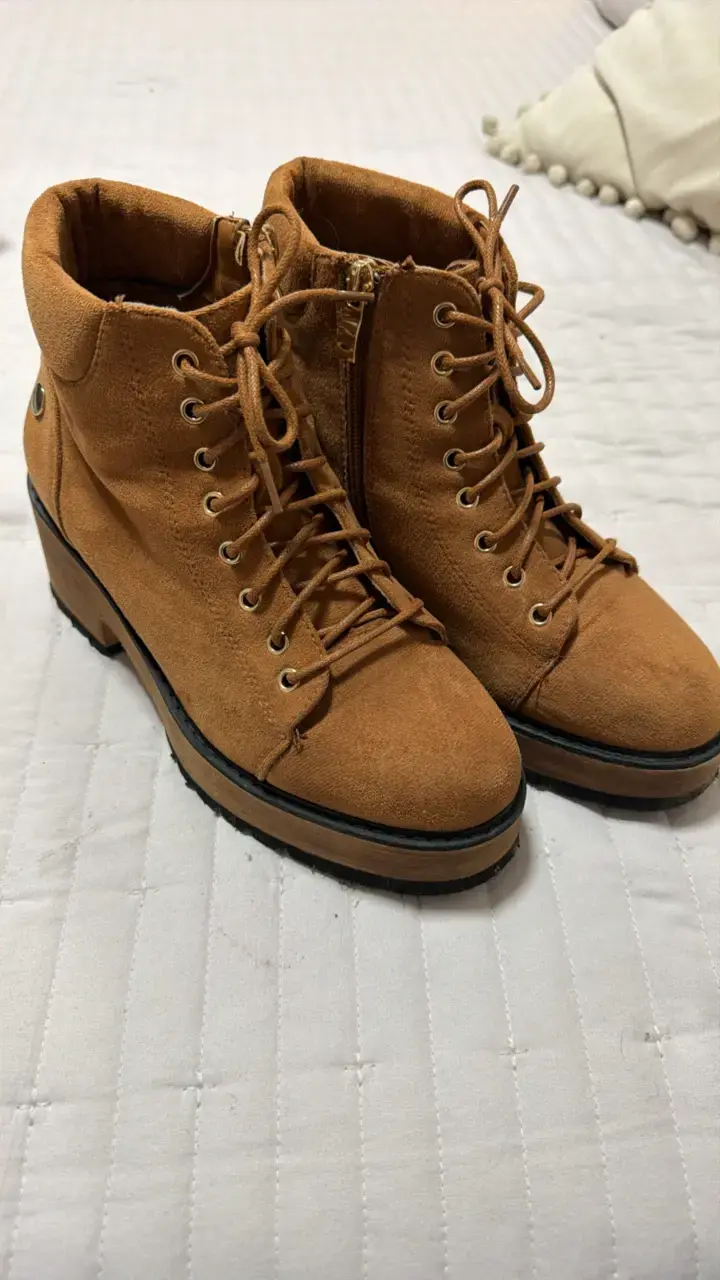 Botines de mujer color camel con plataforma