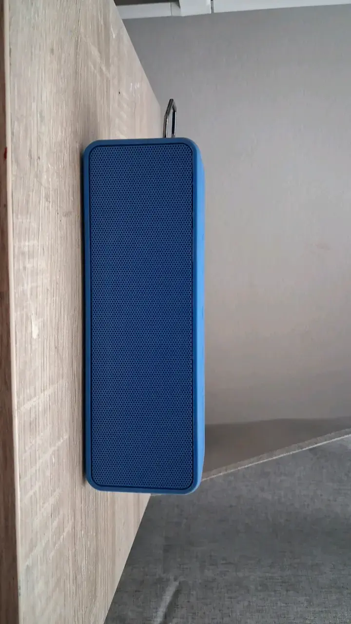 Parlante Bluetooth portátil azul - 1