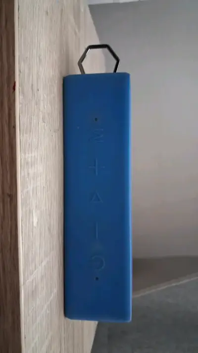 Parlante Bluetooth portátil azul - miniatura 2