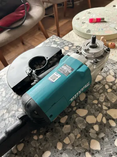 Esmeriladora angular Makita GA9060 230mm - miniatura 1