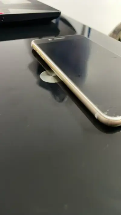 iPhone 7 Plus con lámina de seguridad anti espía y - miniatura 2