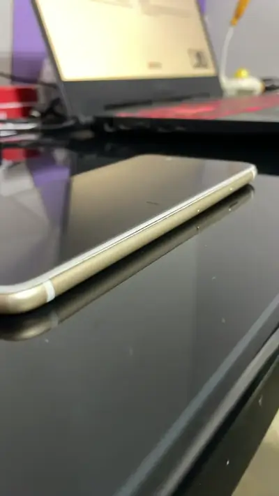 iPhone 7 Plus con lámina de seguridad anti espía y - miniatura 3