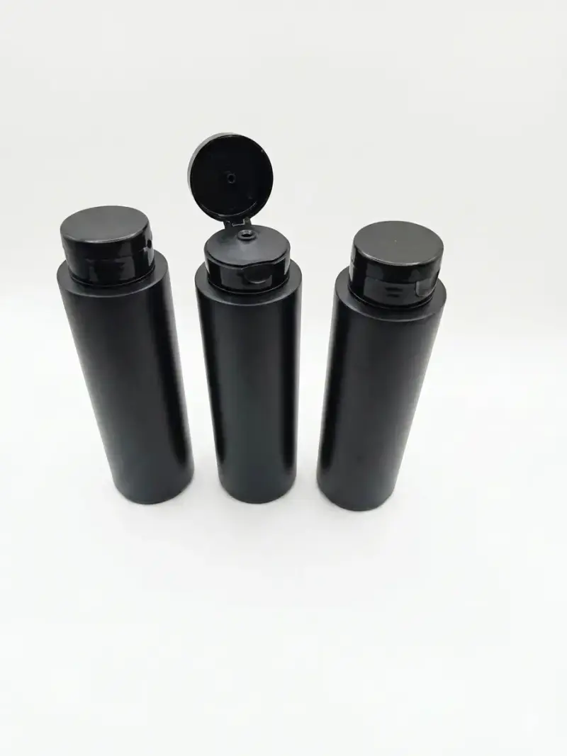 Botellas de plástico negro gris