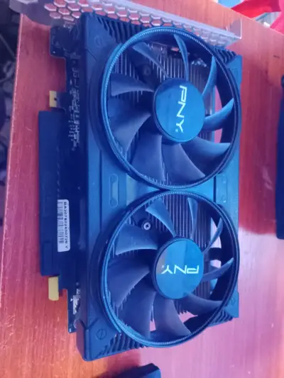 Vendo Tarjeta gráfica GTX 1650 de 4gb - miniatura 1