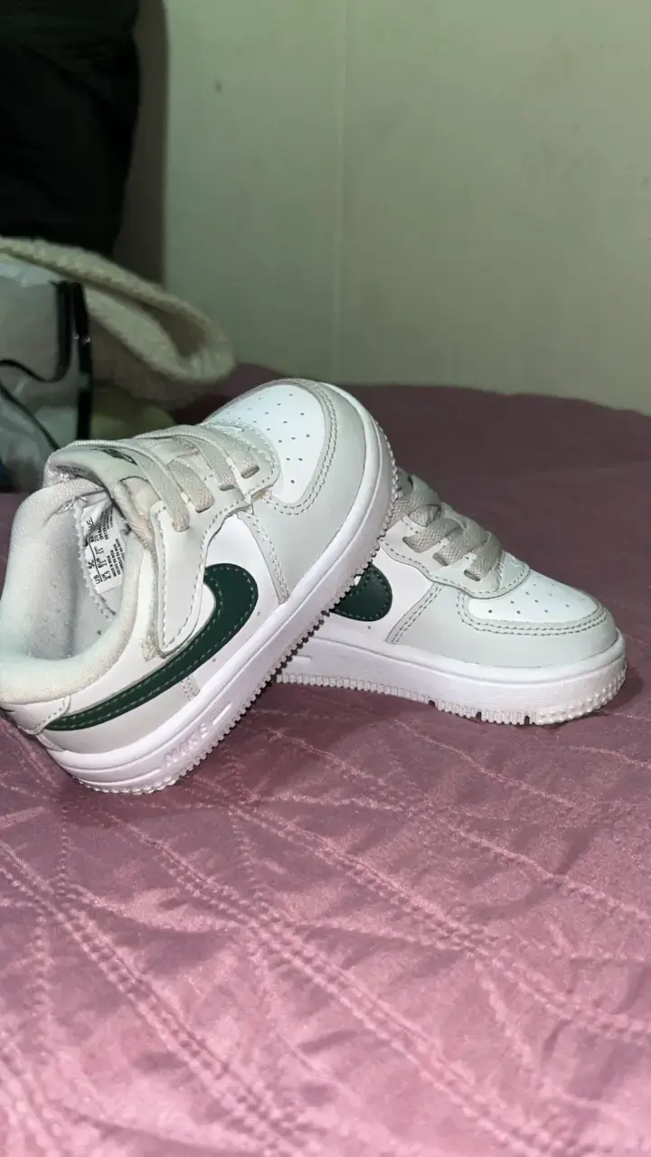 Zapatillas deportivas blancas para niños - 1