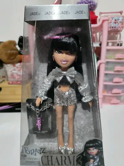 Muñeca Bratz Sasha Charmz en caja original - miniatura 3