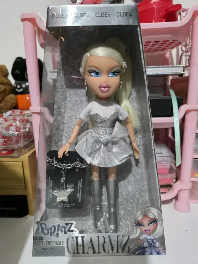 Muñeca Bratz Sasha Charmz en caja original - miniatura 4