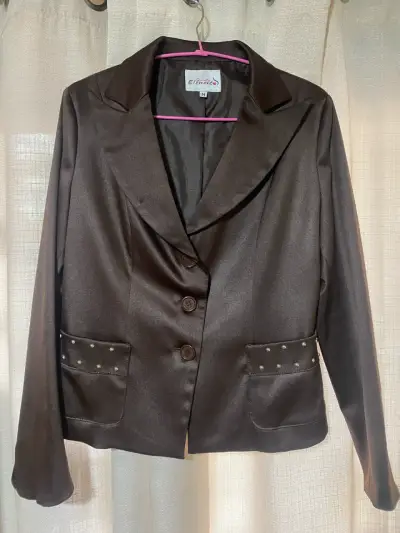 Blazer de mujer marrón con detalles de tachas - miniatura 1