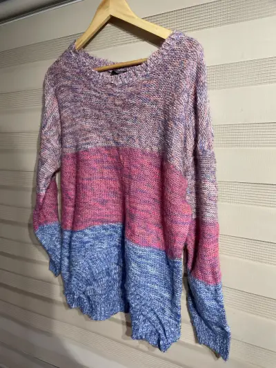 Suéter de punto tricolor para mujer - miniatura 1