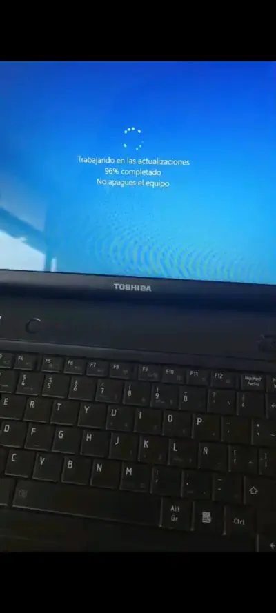 Notebook portátil Toshiba con pantalla amplia - miniatura 5