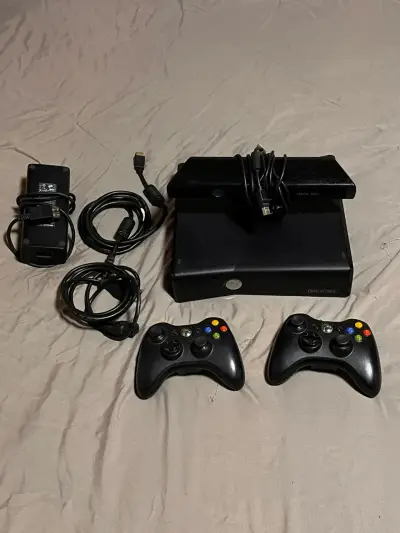Consola Xbox 360 + Kinect + Juegos - miniatura 1