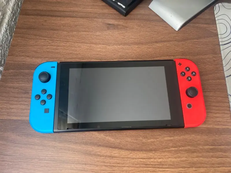 Consola Nintendo Switch con Joy-Con - 1