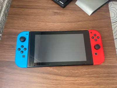 Consola Nintendo Switch con Joy-Con - miniatura 1