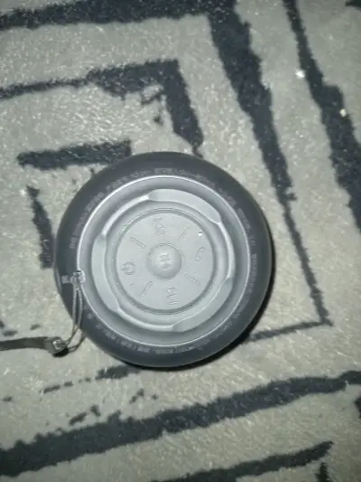 Altavoz Bluetooth portátil compacto - miniatura 1