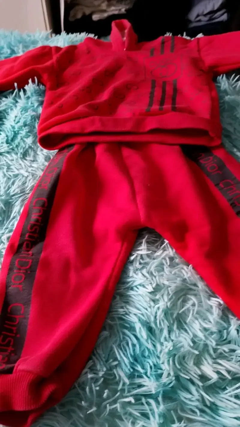 Conjunto deportivo infantil rojo Christian Dior