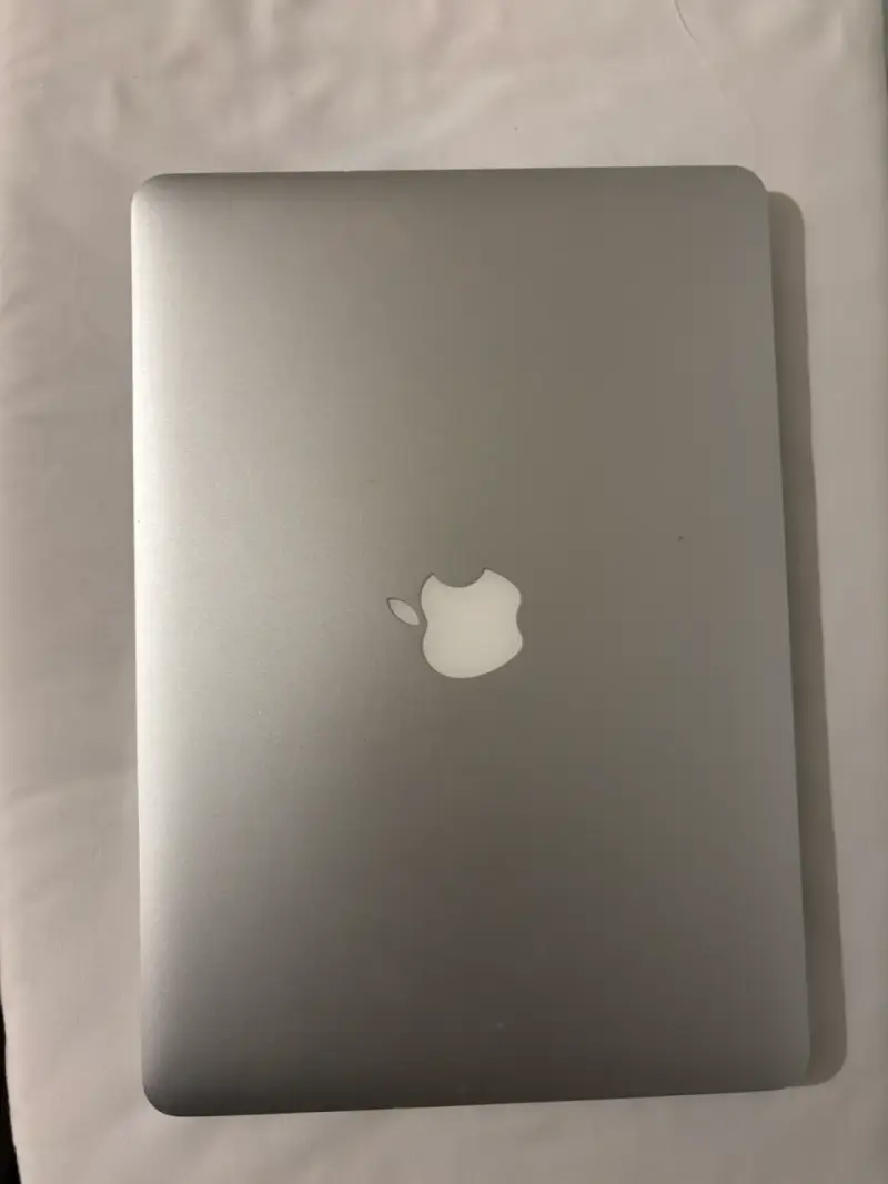 MacBook Air en buen estado con pantalla Retina - 4
