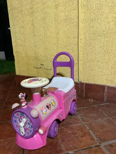 Auto de juguete minnie mouse (precio negociable) - miniatura 3