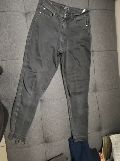 Jeans negros ajustados para mujer - miniatura 1