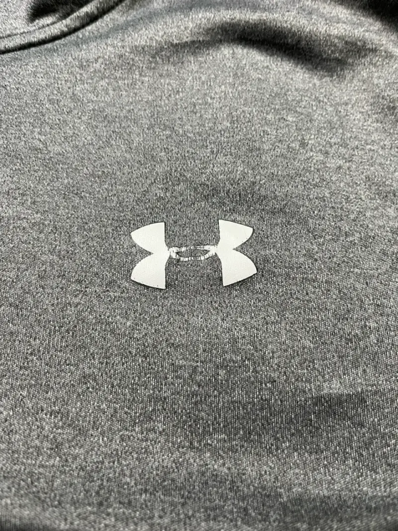 Polerón deportivo gris Under Armour con cierre - 5