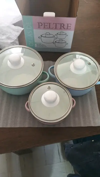 Juego de ollas de peltre color pastel - miniatura 2