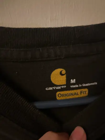 Polera negra Carhartt con bolsillo - miniatura 4