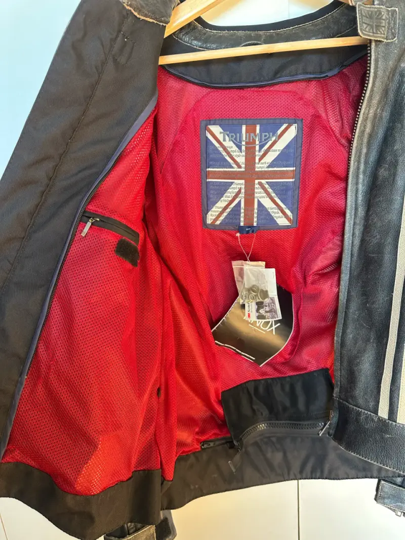 Chaqueta de cuero Triumph para motociclista - 3