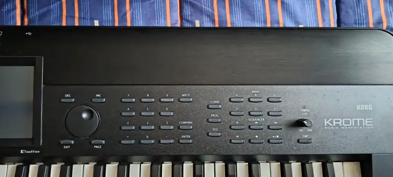 Teclado Sintetizador Korg Krome 61 workstation - 6