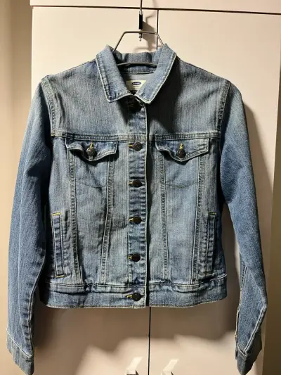 Chaqueta de mezclilla azul claro para mujer - miniatura 1