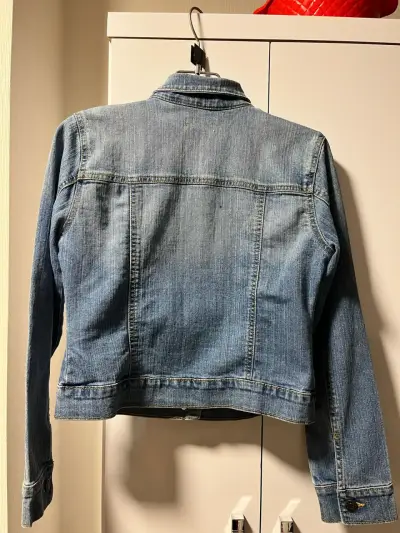 Chaqueta de mezclilla azul claro para mujer - miniatura 2
