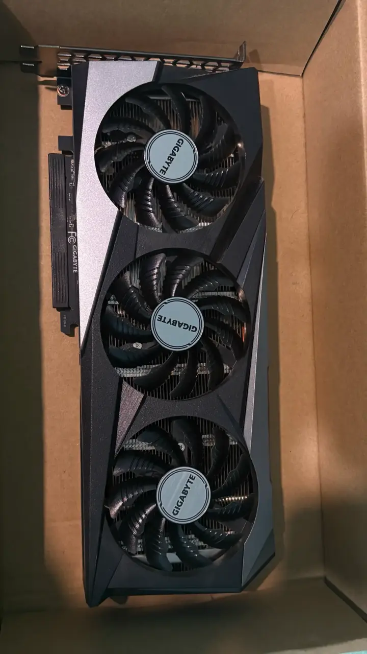 Tarjeta de Video Radeon Gigabyte Gaming OC Radeon - 2