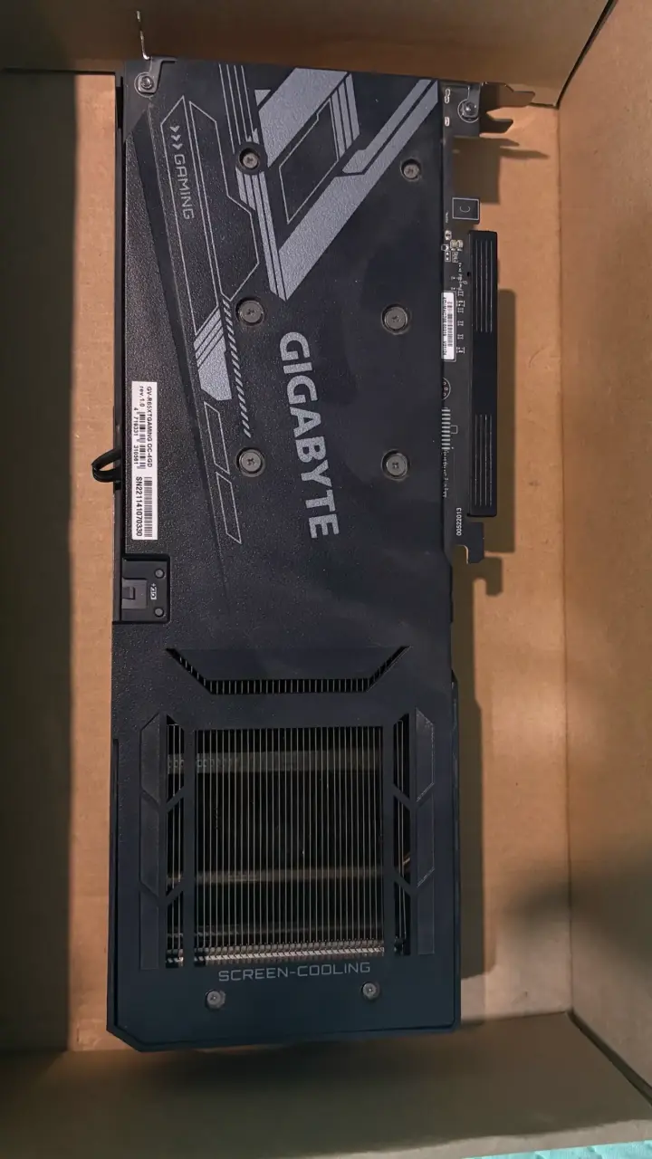 Tarjeta de Video Radeon Gigabyte Gaming OC Radeon - 3