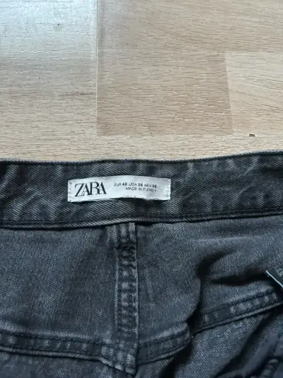 Jeans negros de mezclilla Zara para hombre - miniatura 2