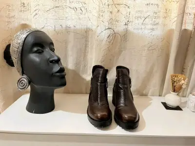 Botines de cuero marrón para mujer con cierre late - miniatura 1