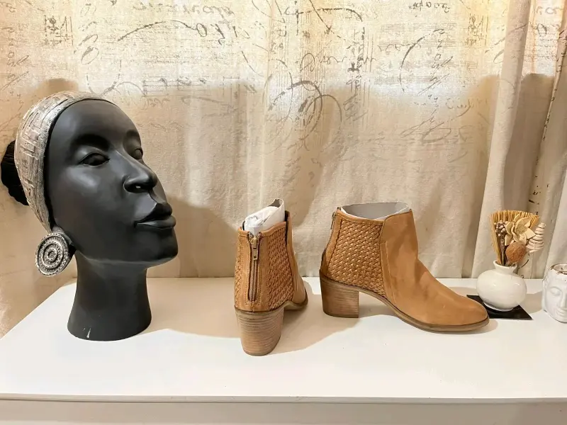 Botines de cuero marrón para mujer con cierre late - 4