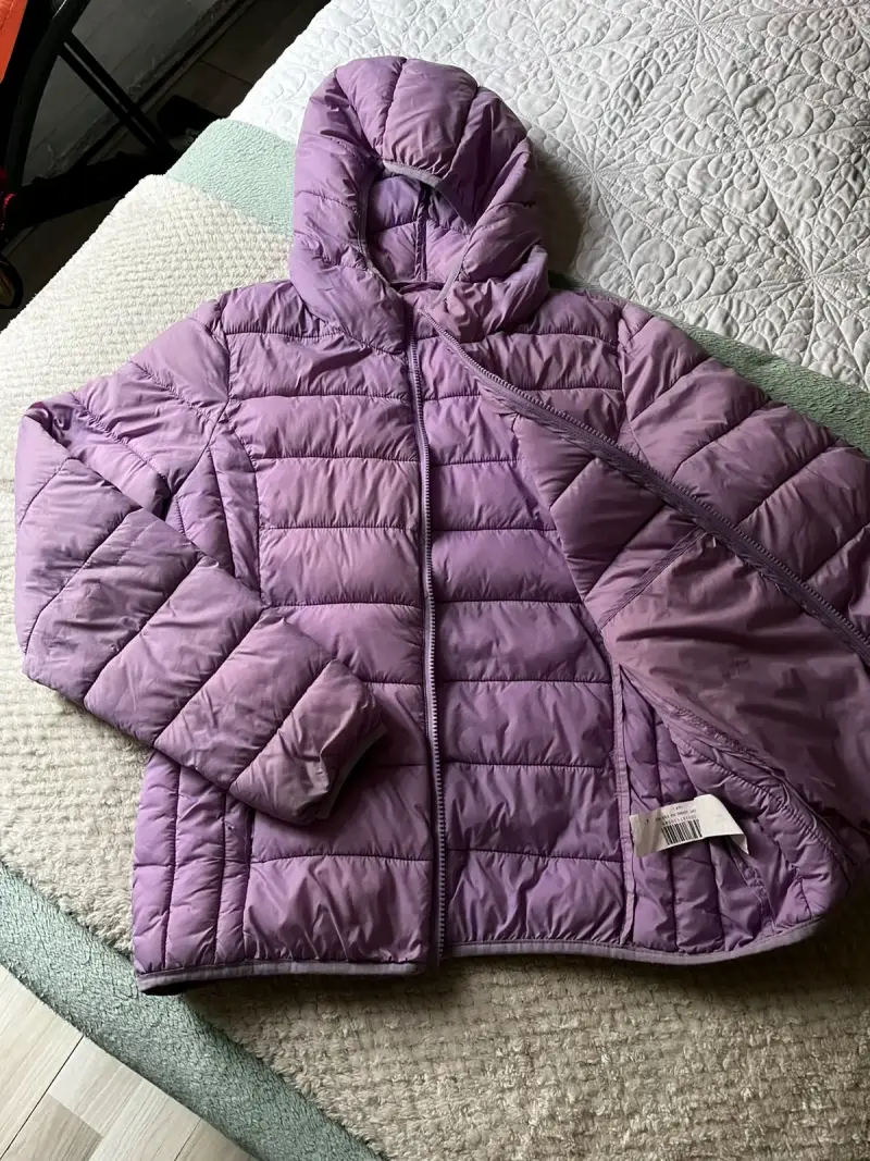 Chaqueta acolchada morada con cierre - 3