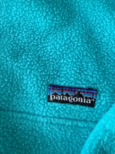 Polar Patagonia MUJER turquesa con  rojo talla S - miniatura 3