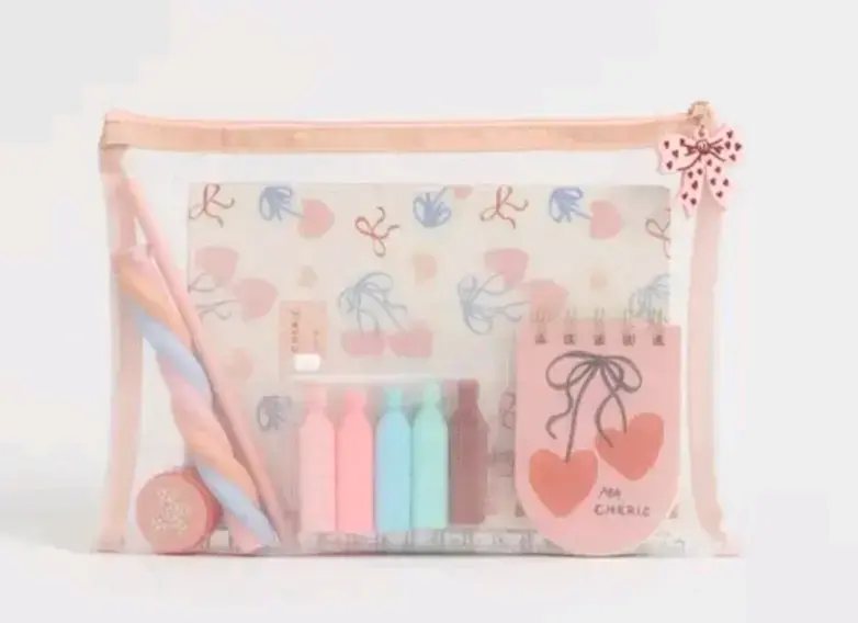 Set de papelería con cuaderno y accesorios - 2