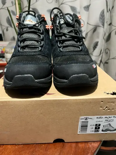 Zapatillas de trekking Lippi negras para mujer - miniatura 2
