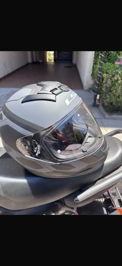 Casco de moto LS2 integral gris - miniatura 1