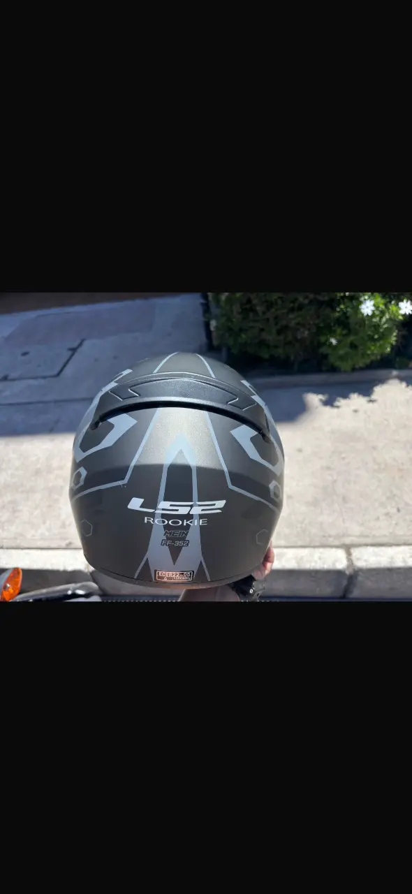 Casco de moto LS2 integral gris - 2