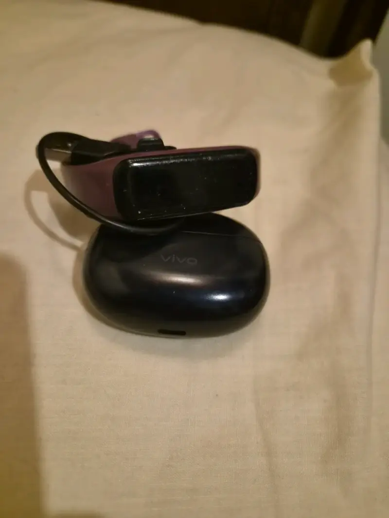 Auriculares Inalámbricos Vivo con Estuche de Carga - 2