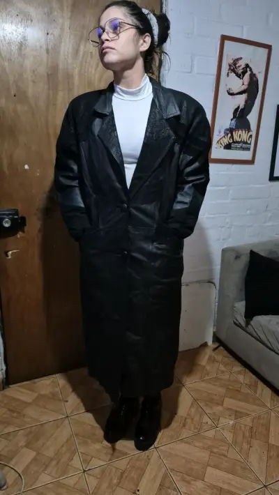 Abrigo largo de cuero negro para mujer vintage - miniatura 1