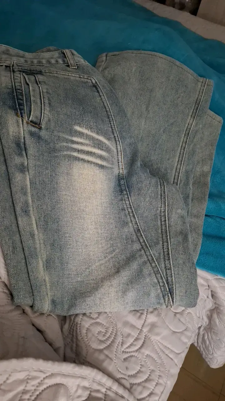 Jeans de mezclilla azul claro para mujer - 5