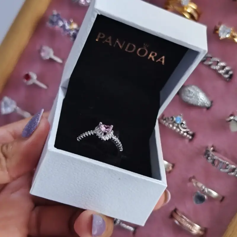 Anillo de compromiso con piedra rosa en caja elegante - 4