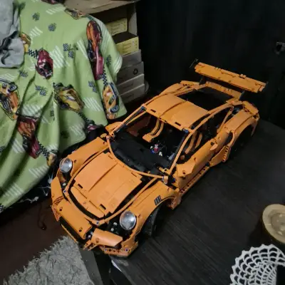 Lego Technic Porsche 911 GT3 RS - miniatura 1